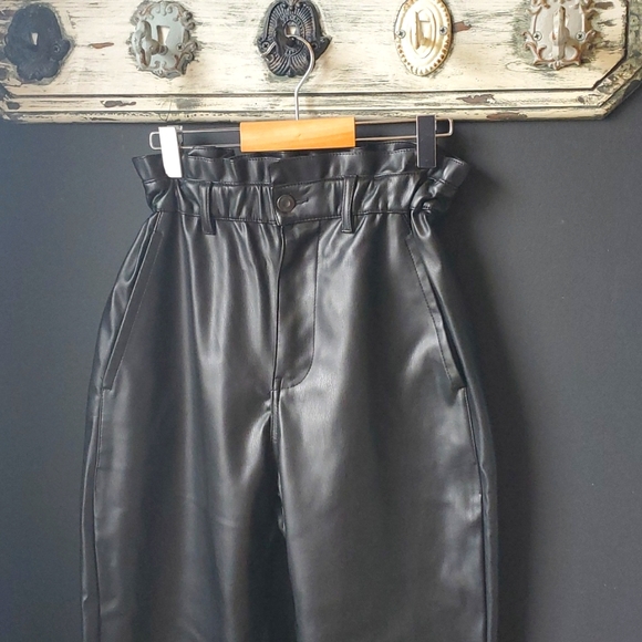 Zara vegan leather pants. Like new. Size 2 - Picture 1 of 5
